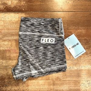 FLEO tenacious size large NWT